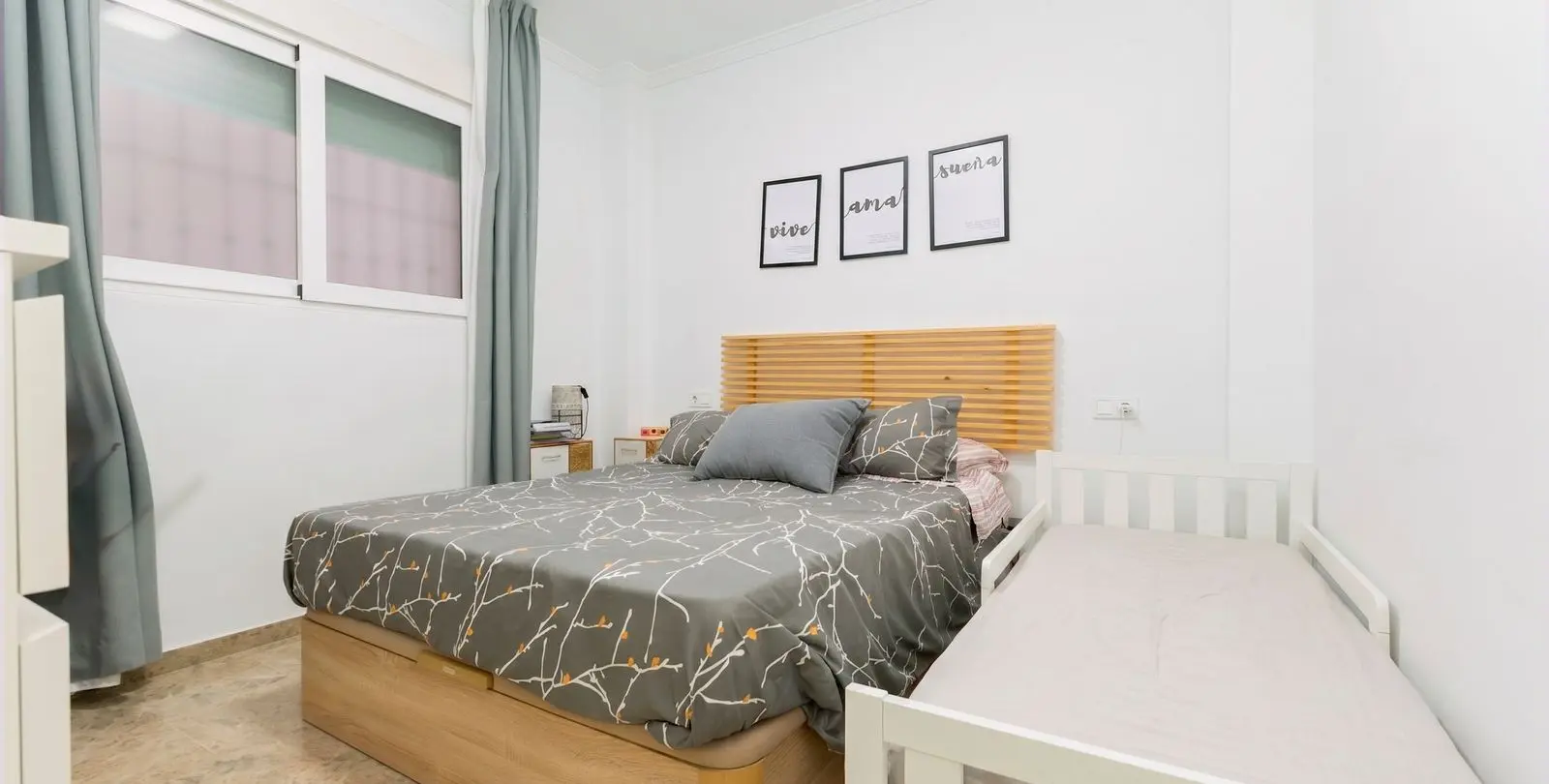 Venta de apartamento en planta media en Torremolinos 2