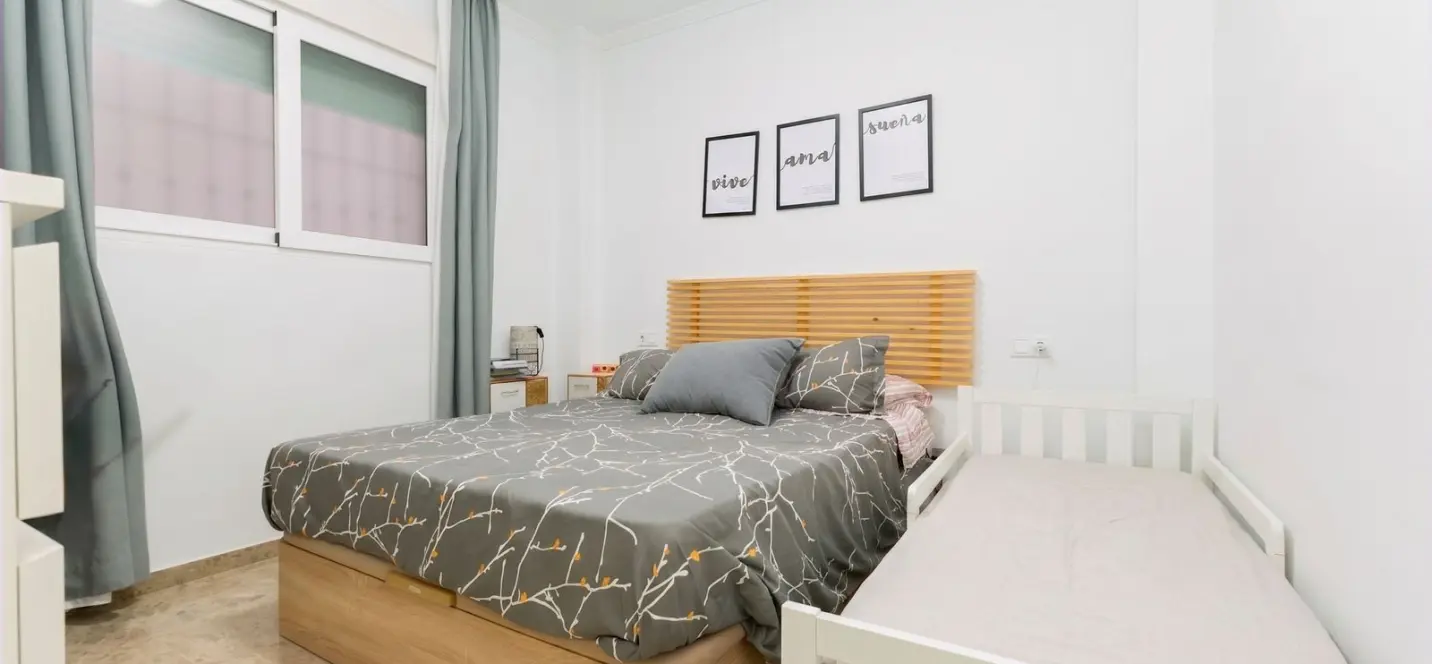 Venta de apartamento en planta media en Torremolinos 1