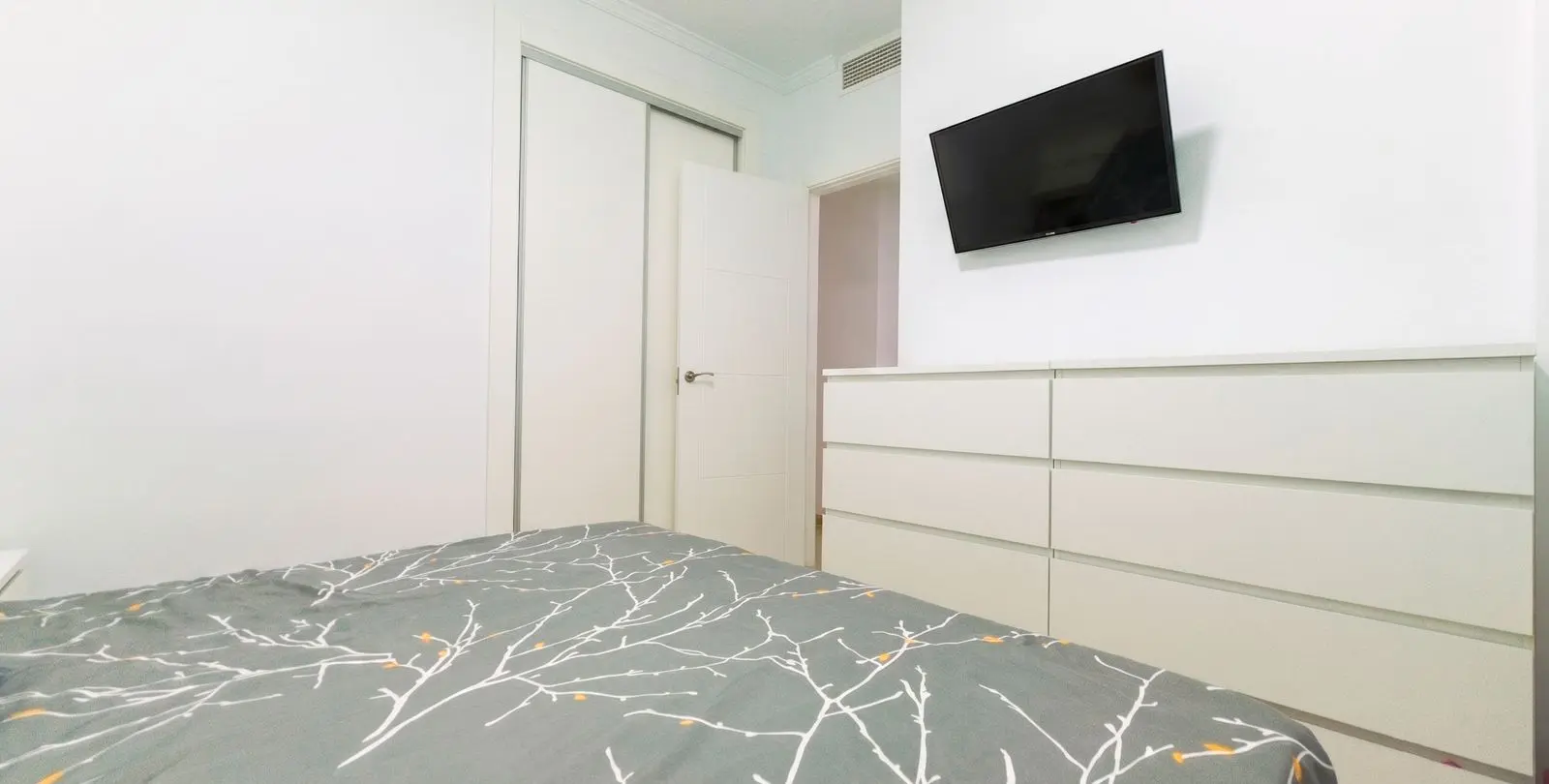Venta de apartamento en planta media en Torremolinos 3