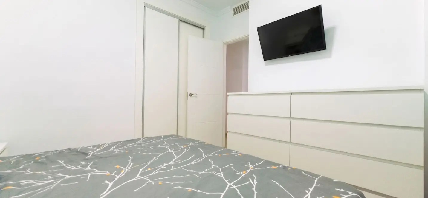 Venta de apartamento en planta media en Torremolinos 2