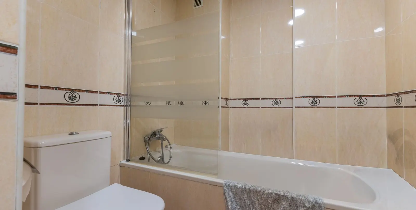Venta de apartamento en planta media en Torremolinos 4