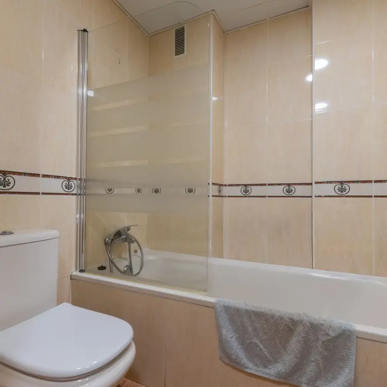 Venta de apartamento en planta media en Torremolinos