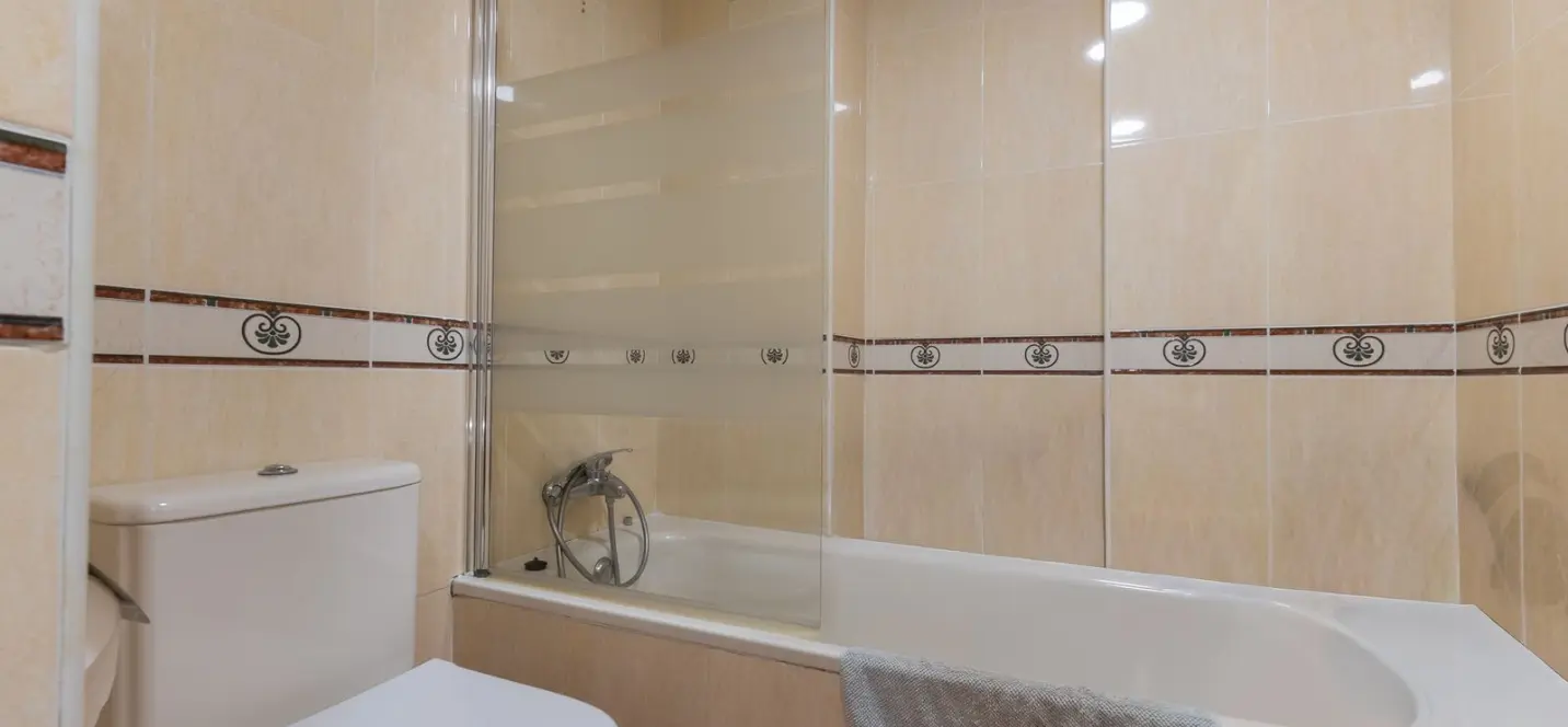 Venta de apartamento en planta media en Torremolinos 3
