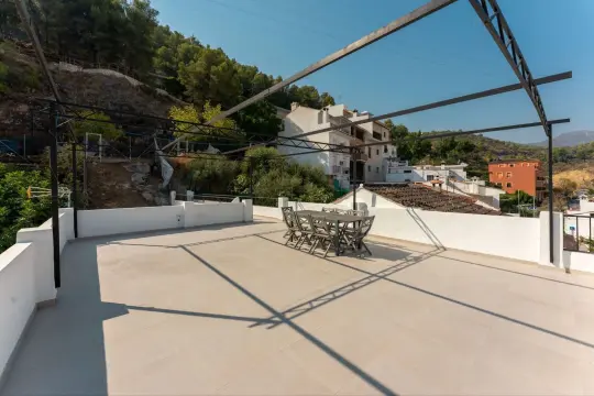 Image 3 thumb