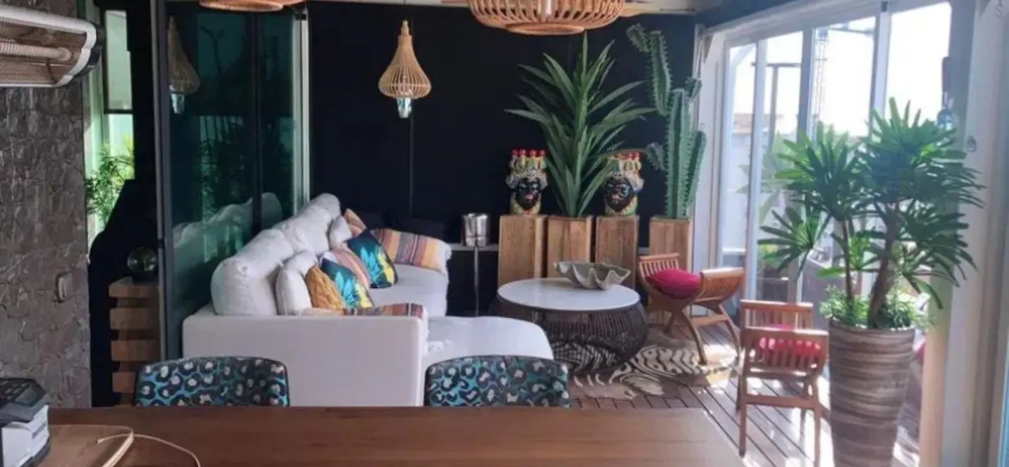 Продажа пентхауса в Estepona 0
