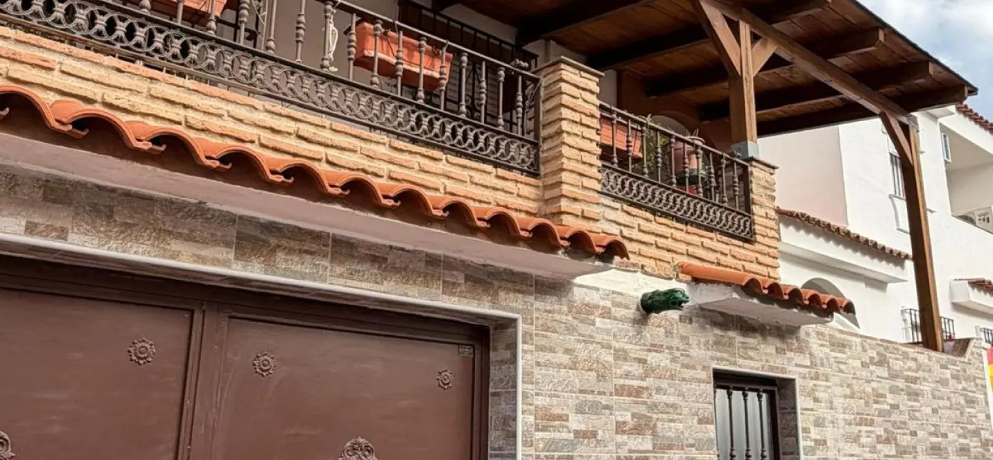 Sale of townhouse in Churriana 1