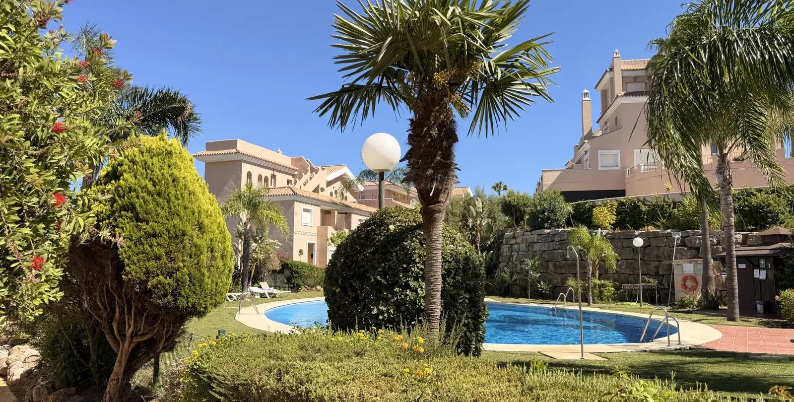 Venta de adosado en La Duquesa 21