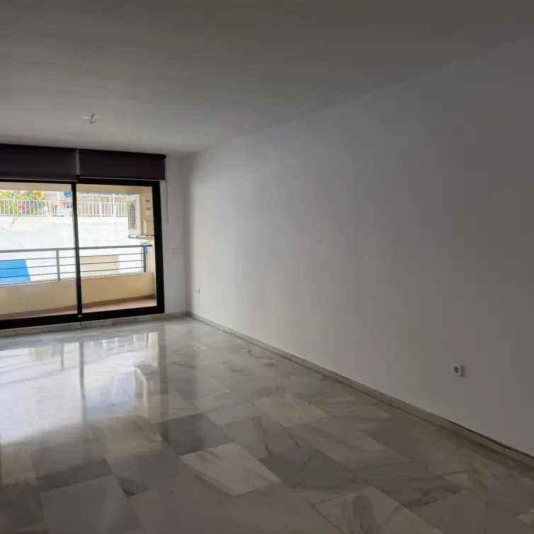 Sale of middle floor apartment in Marbella