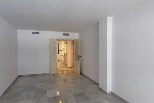 Image 4 thumb