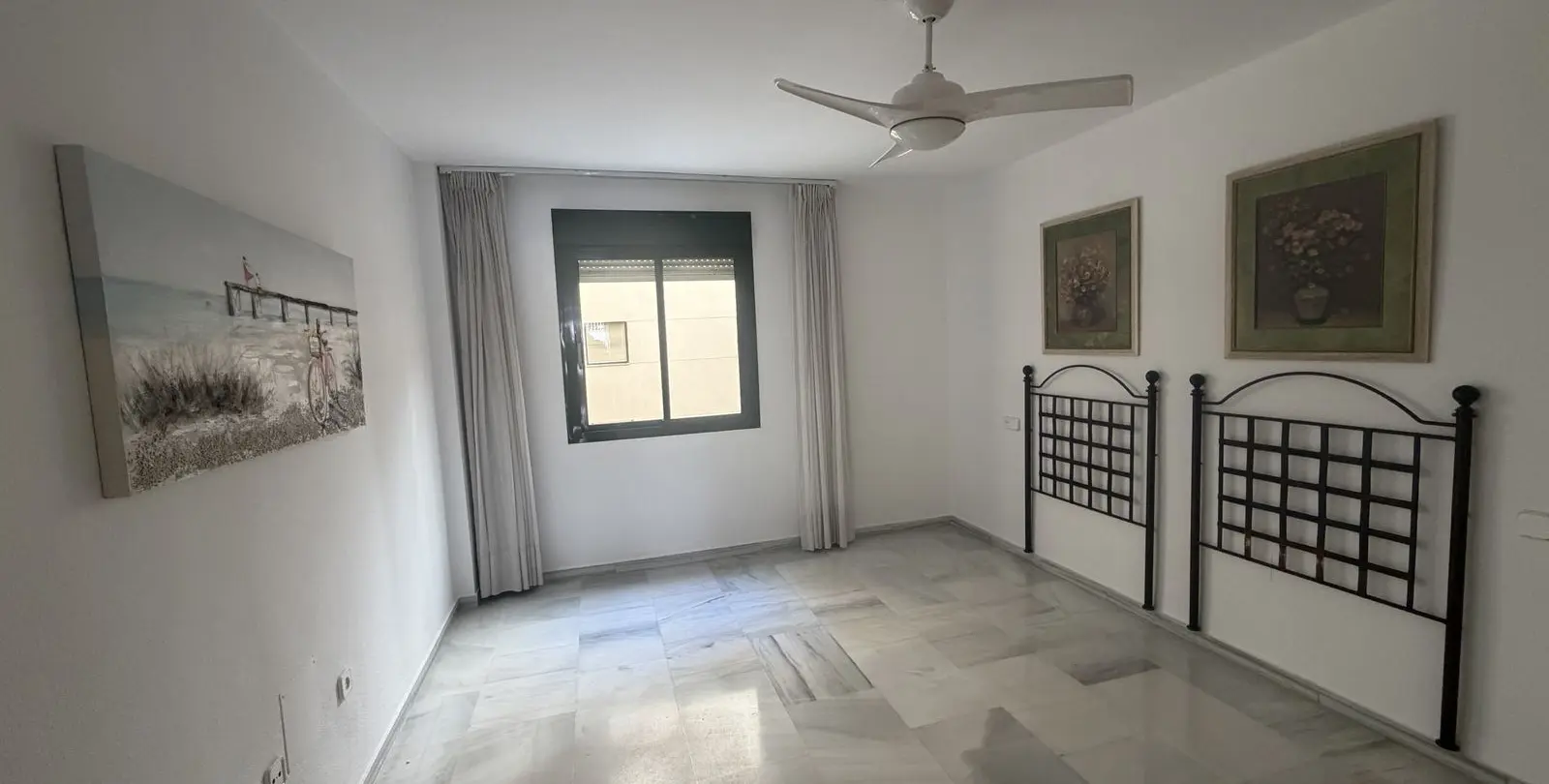Venta de apartamento en planta media en Marbella 13