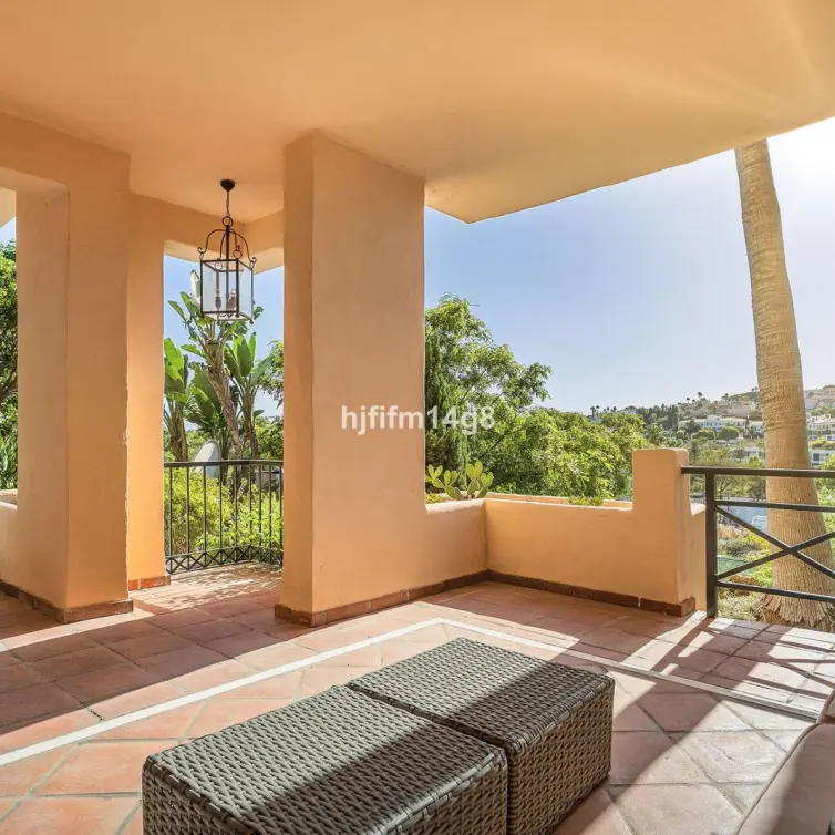 Venta de apartamento en planta baja en Estepona