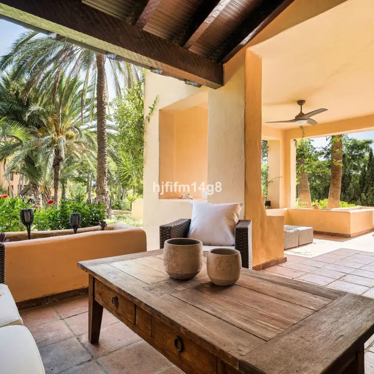 Venta de apartamento en planta baja en Estepona