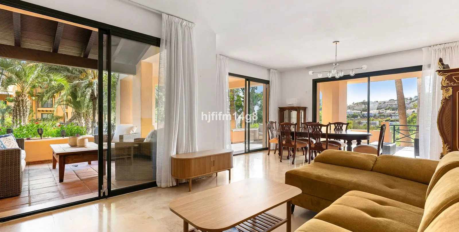 Venta de apartamento en planta baja en Estepona 4