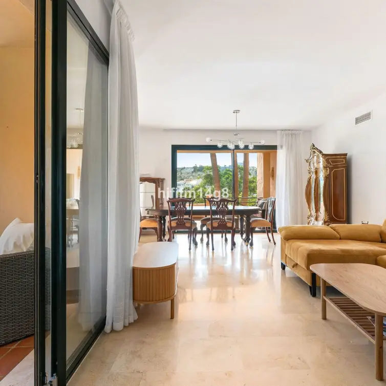 Venta de apartamento en planta baja en Estepona