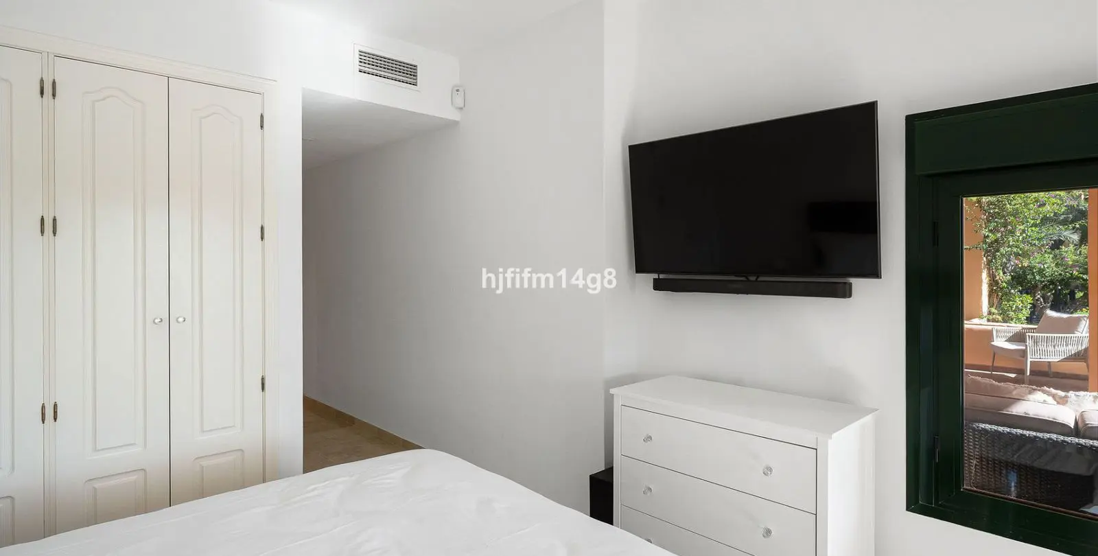 Venta de apartamento en planta baja en Estepona 9