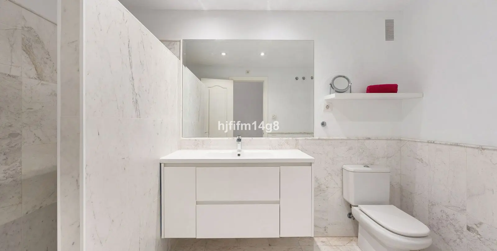 Venta de apartamento en planta baja en Estepona 10