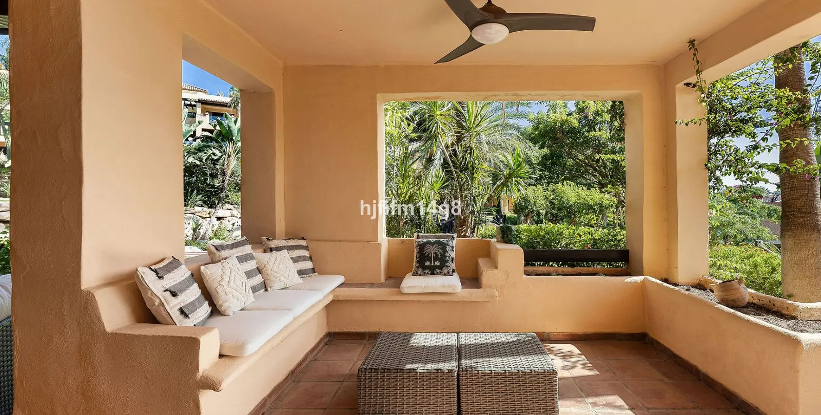 Venta de apartamento en planta baja en Estepona 15