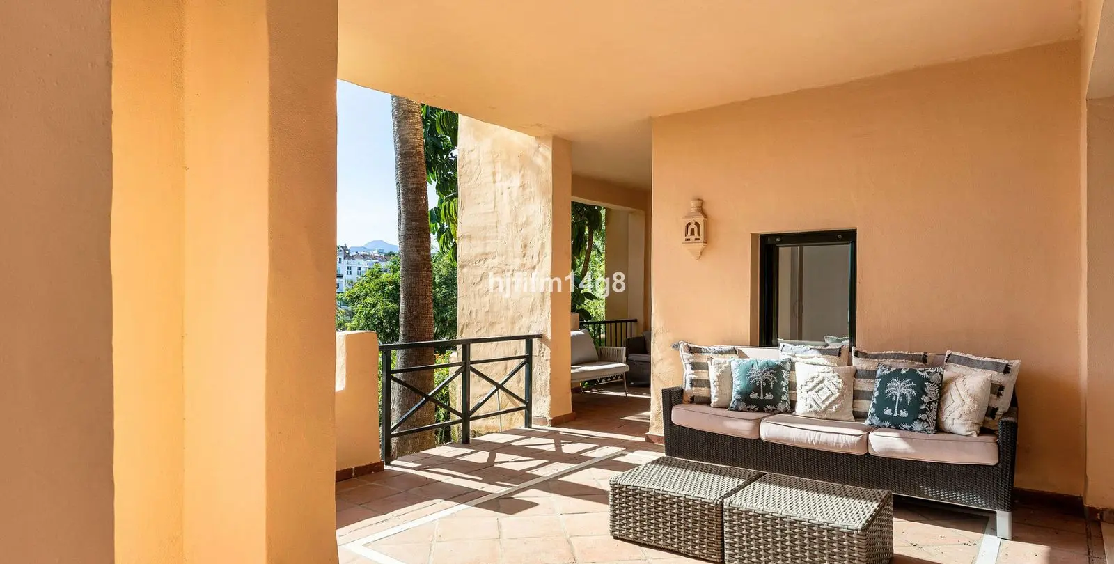 Venta de apartamento en planta baja en Estepona 17