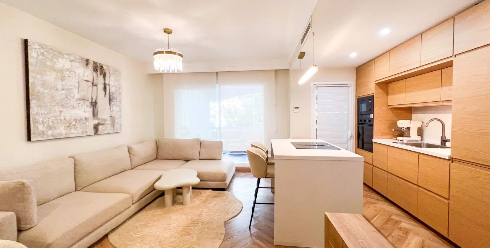 Venta de apartamento en planta media en Marbella 1