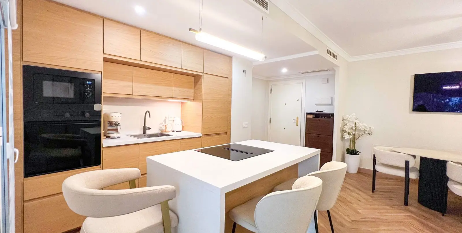Venta de apartamento en planta media en Marbella 10