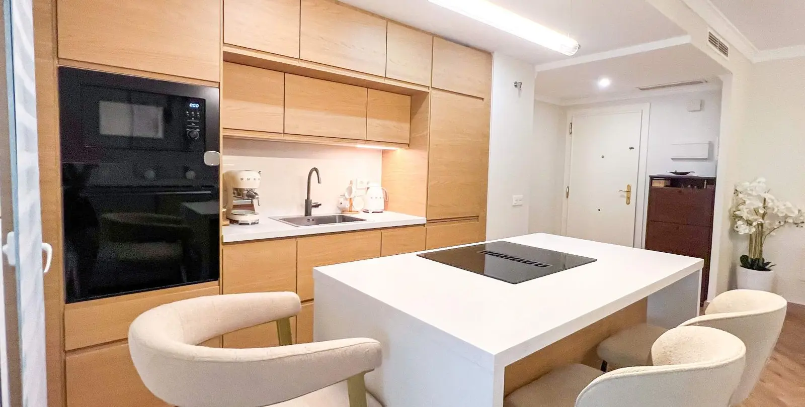 Venta de apartamento en planta media en Marbella 11