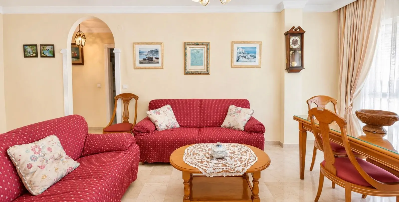 Venta de apartamento en planta media en Estepona 3