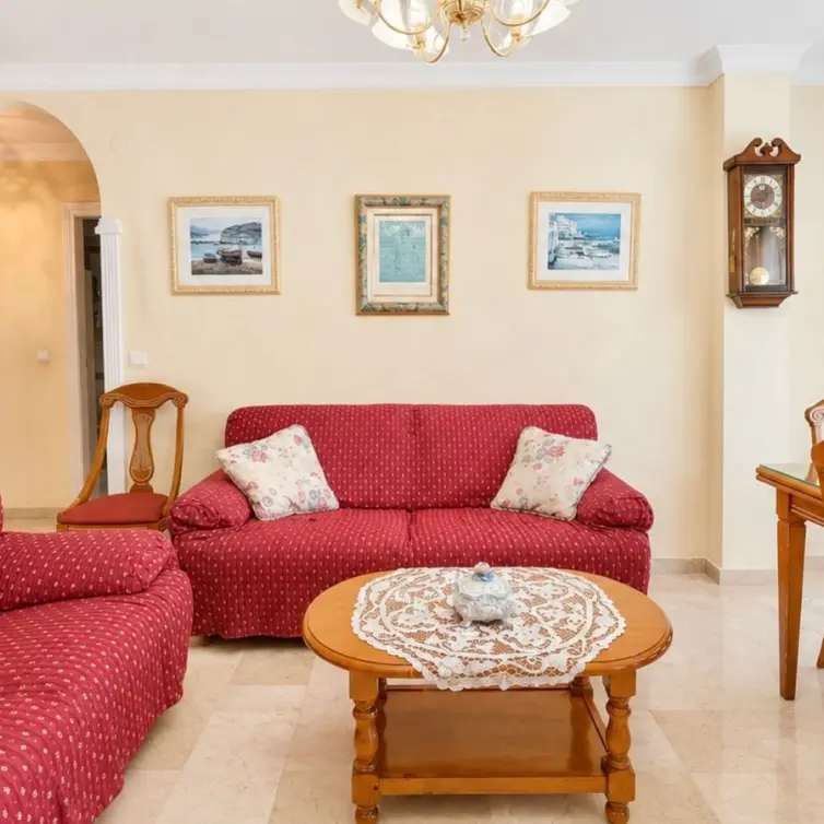 Продажа апартаментов на среднем этаже в Estepona