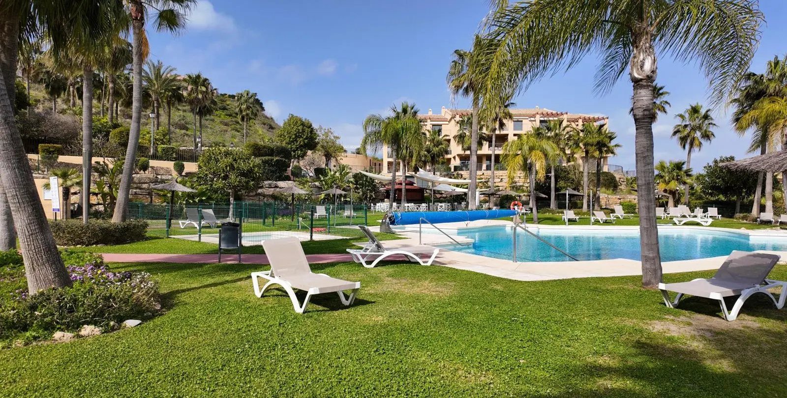 Venta de apartamento en planta baja en El Paraiso 4
