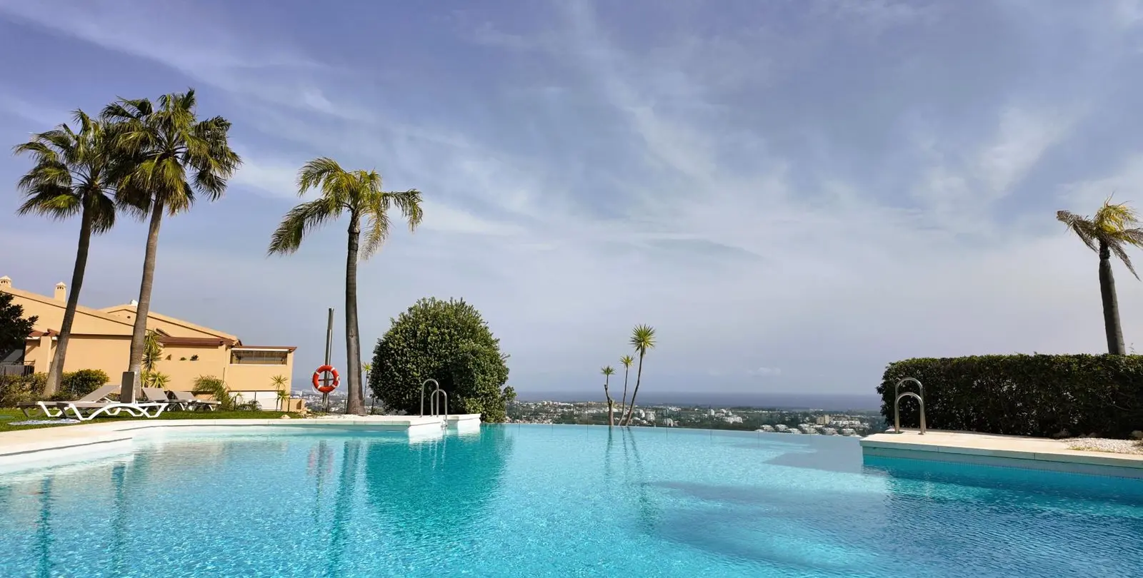 Venta de apartamento en planta baja en El Paraiso 5