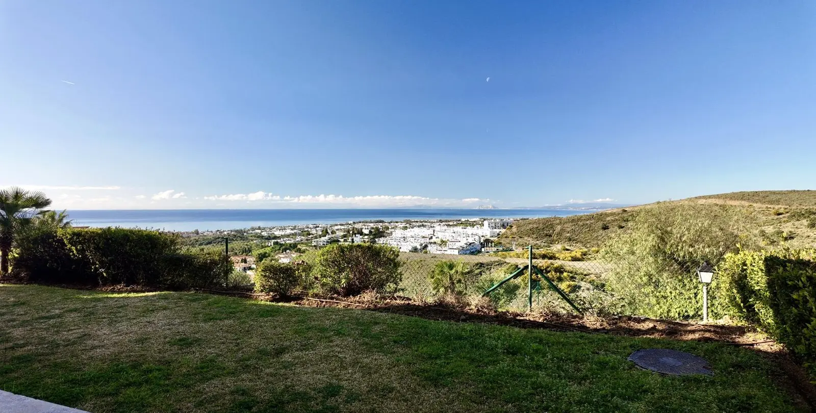 Venta de apartamento en planta baja en El Paraiso 17