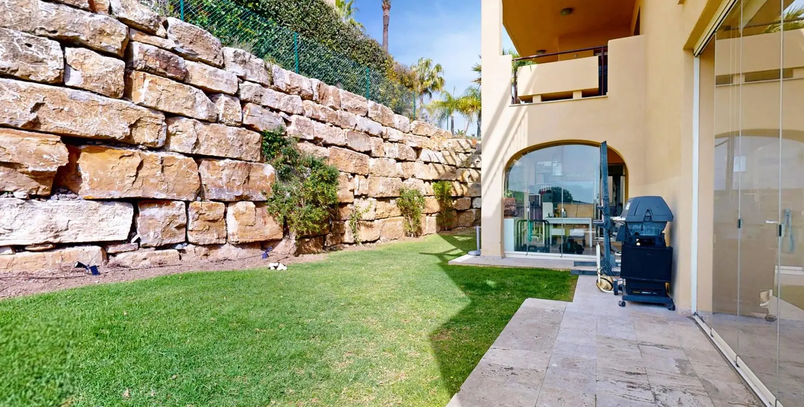 Venta de apartamento en planta baja en El Paraiso 20