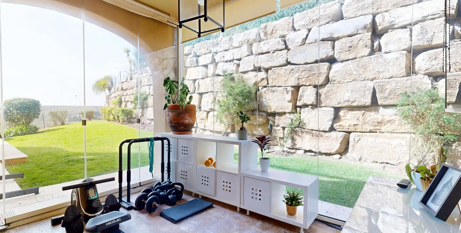 Venta de apartamento en planta baja en El Paraiso 25