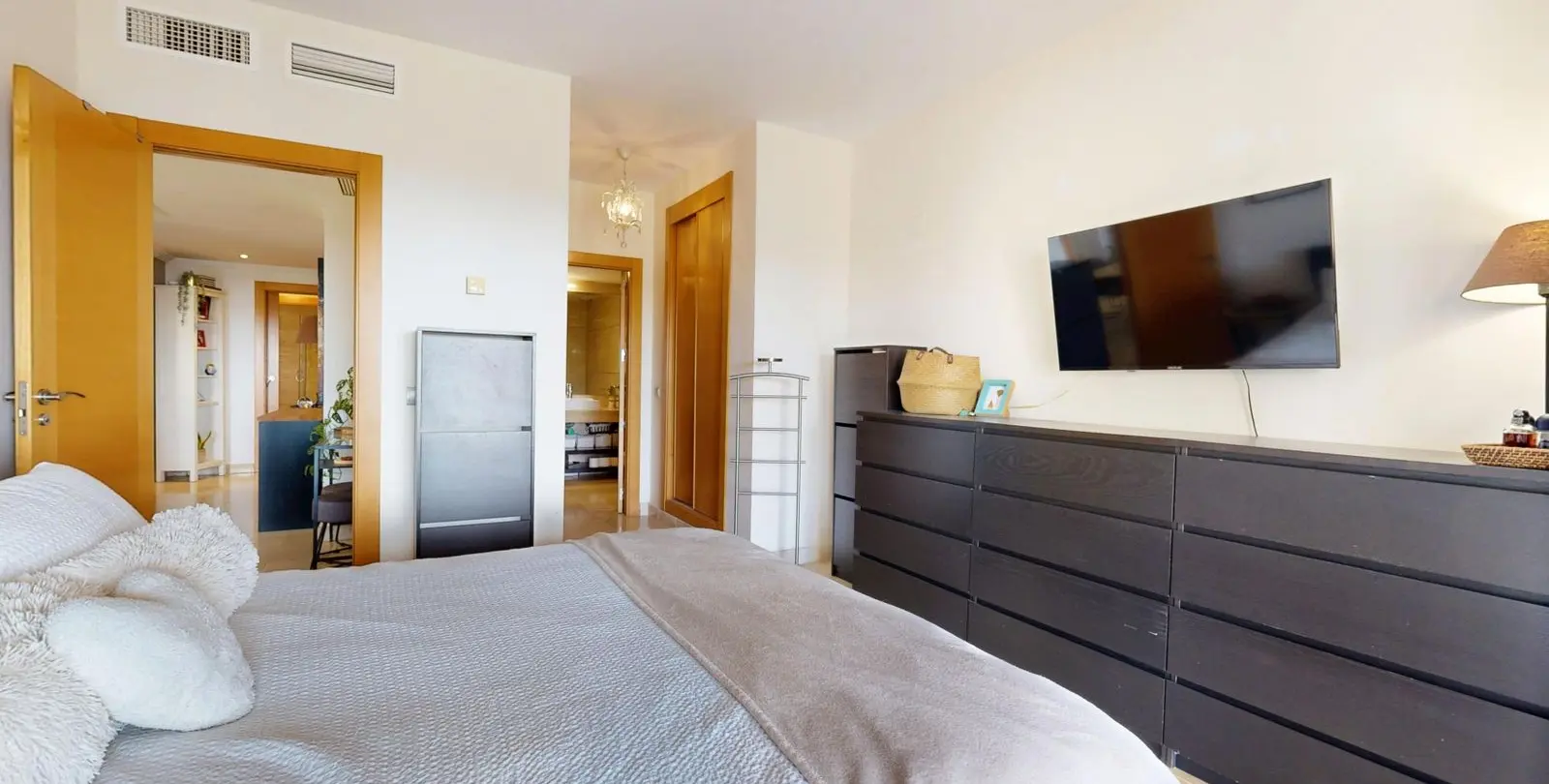 Venta de apartamento en planta baja en El Paraiso 28