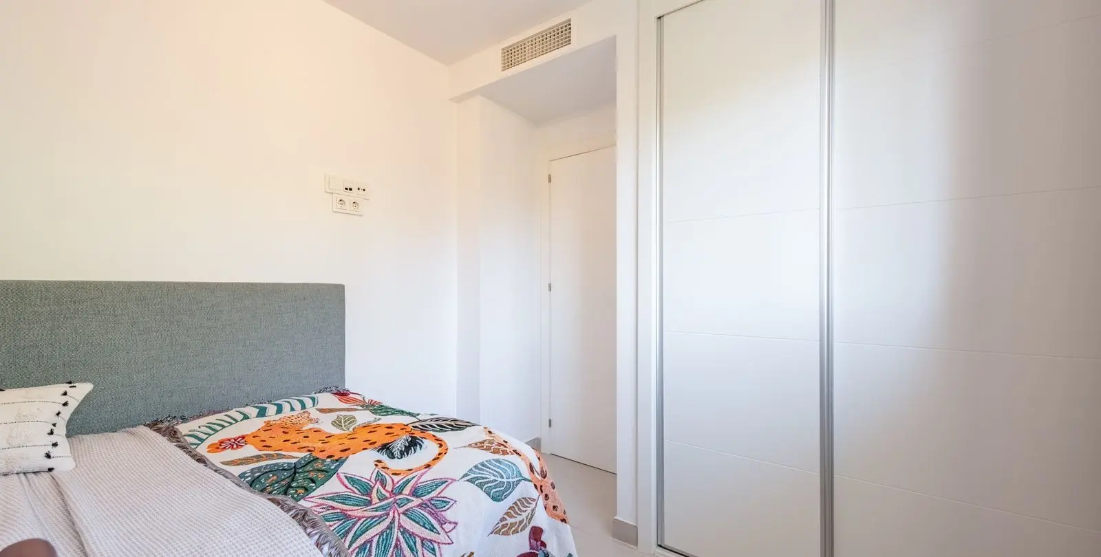 Venta de apartamento en planta media en Bel Air 22
