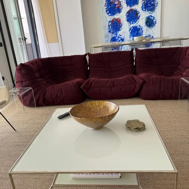 Venta de apartamento en planta media en Altos de los Monteros