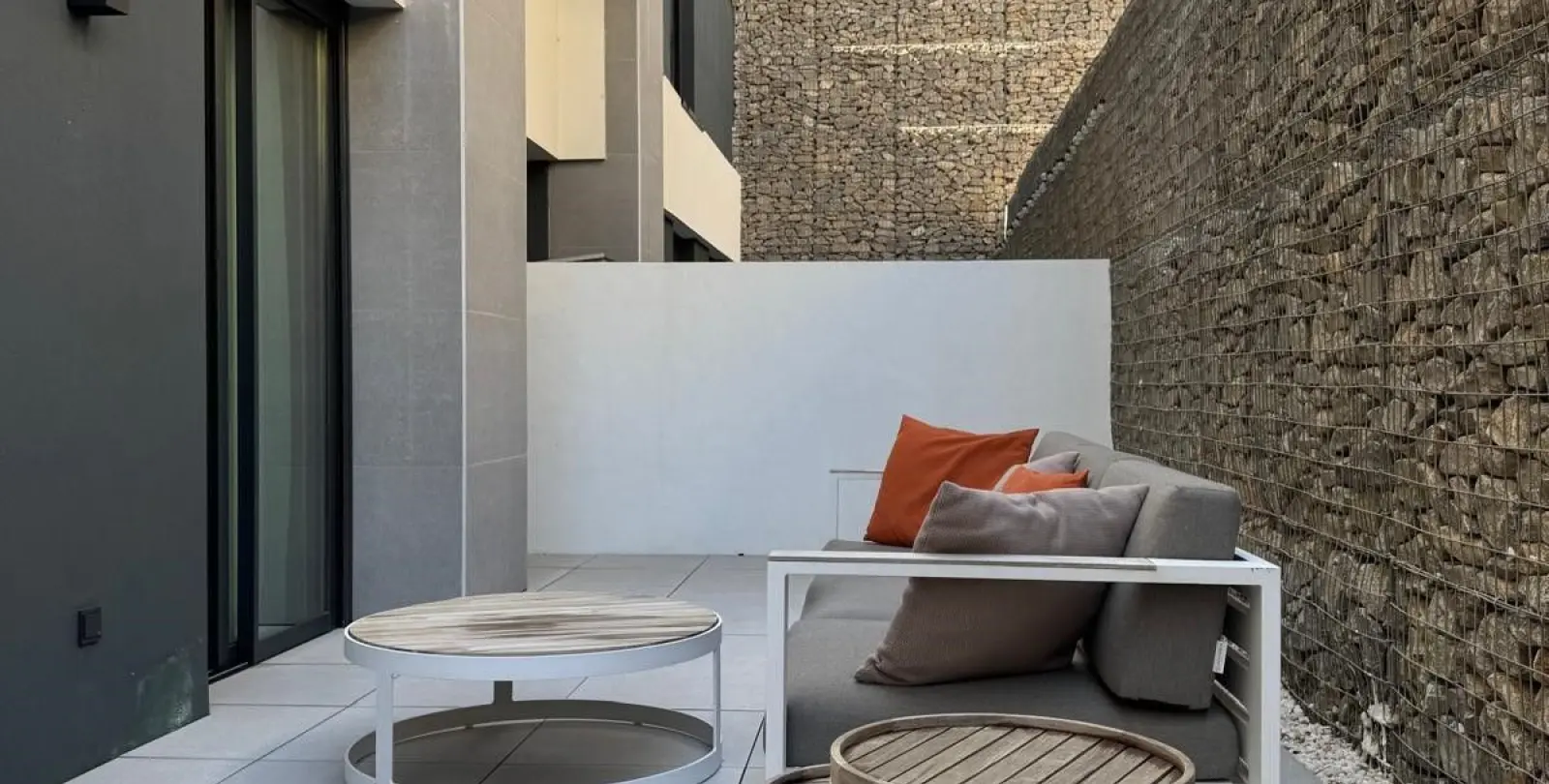 Продажа апартаментов на среднем этаже в Altos de los Monteros 16
