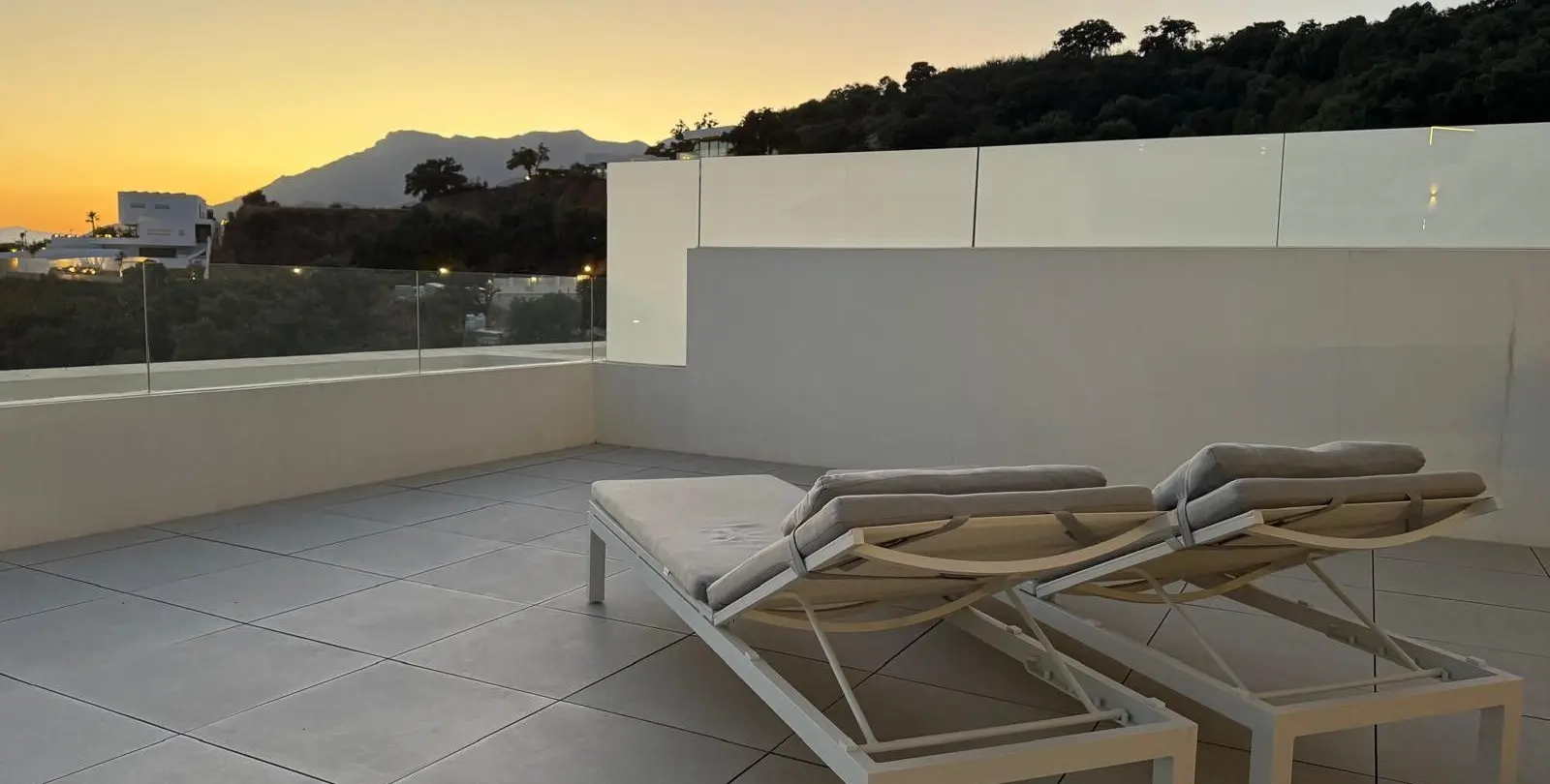Продажа апартаментов на среднем этаже в Altos de los Monteros 22
