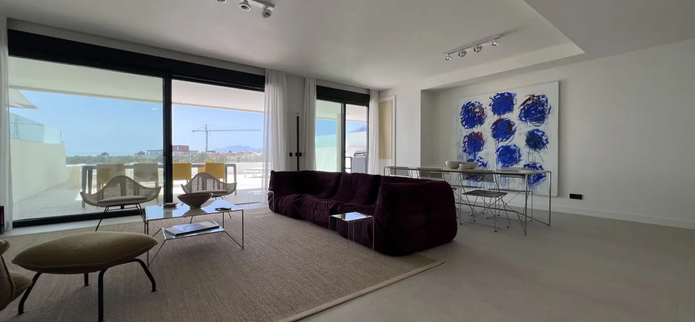 Продажа апартаментов на среднем этаже в Altos de los Monteros 3