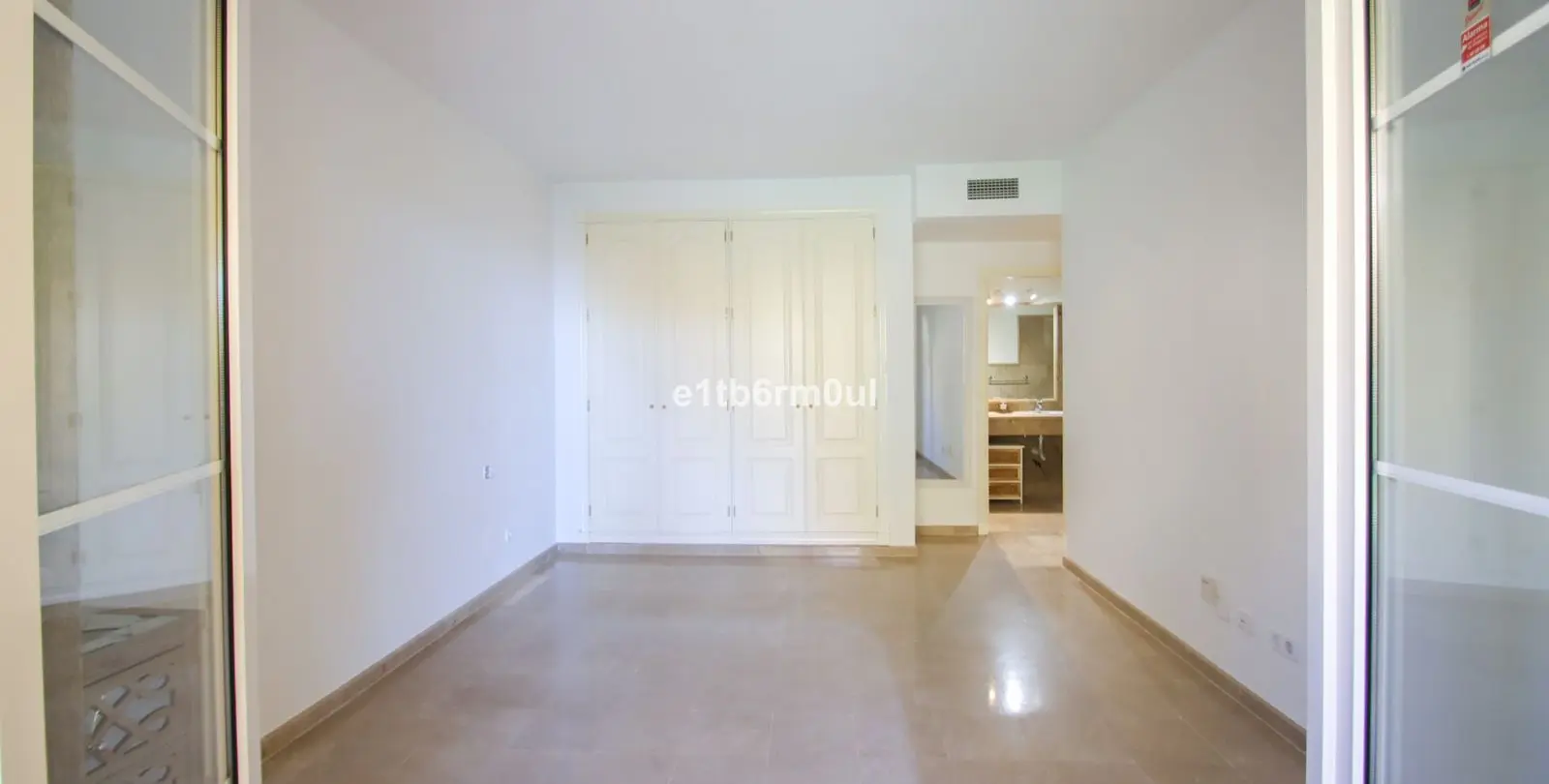 Sale of ground floor apartment in Nueva Andalucía 3