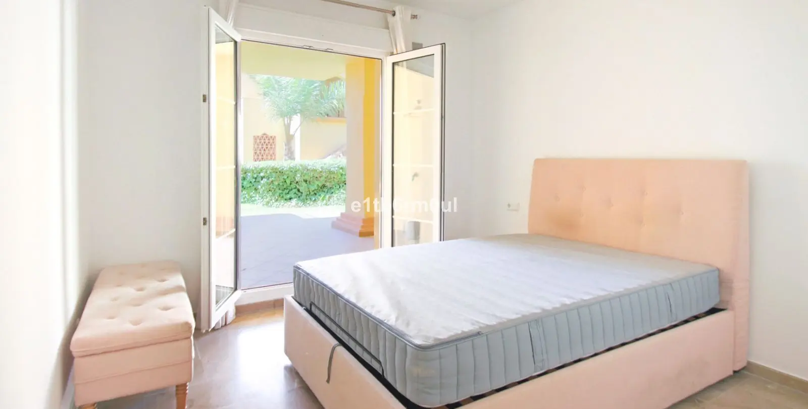 Sale of ground floor apartment in Nueva Andalucía 7