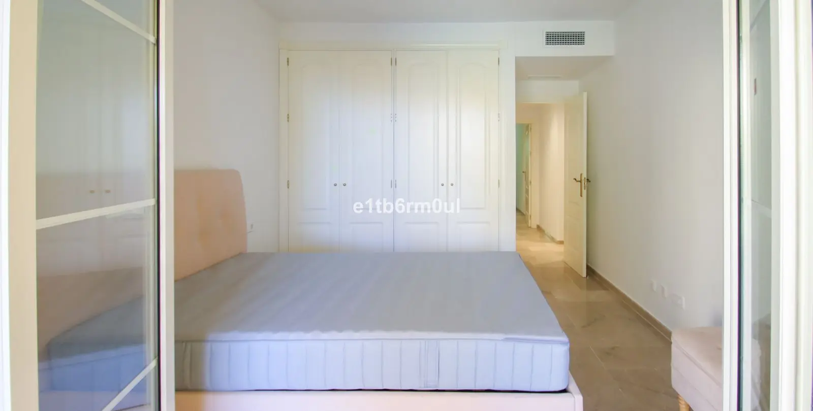 Sale of ground floor apartment in Nueva Andalucía 8
