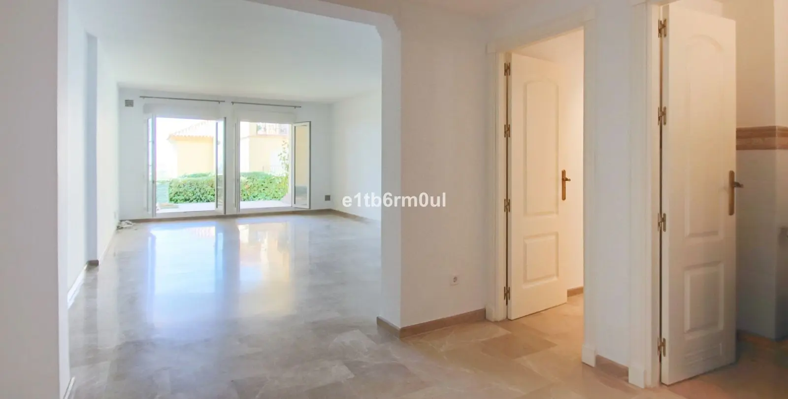 Sale of ground floor apartment in Nueva Andalucía 13