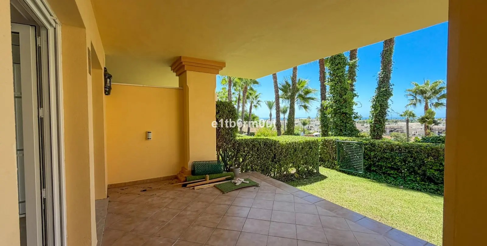 Sale of ground floor apartment in Nueva Andalucía 20