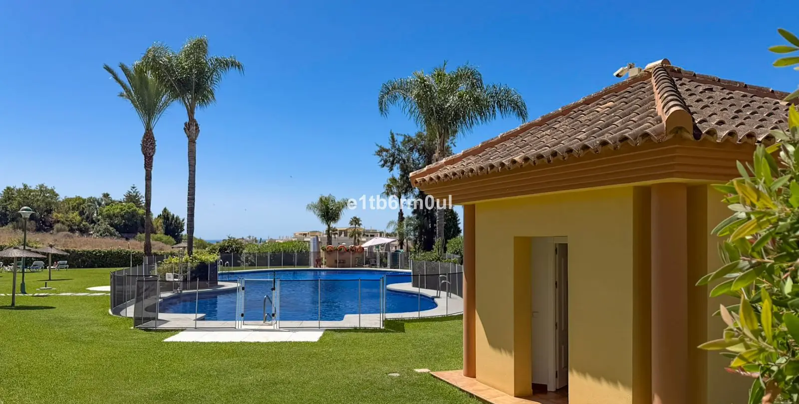 Sale of ground floor apartment in Nueva Andalucía 23