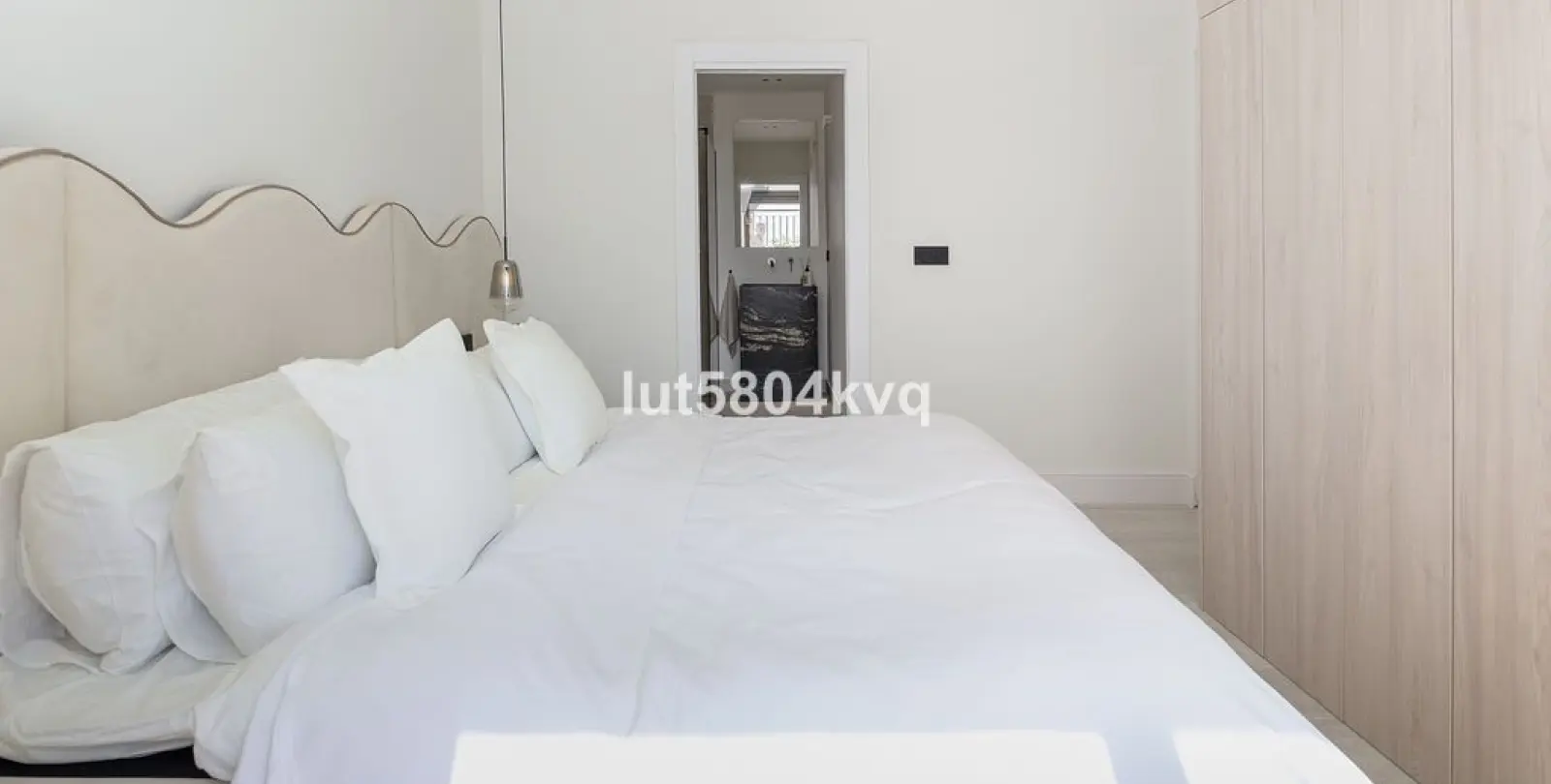 Venta de ático en La Quinta 23