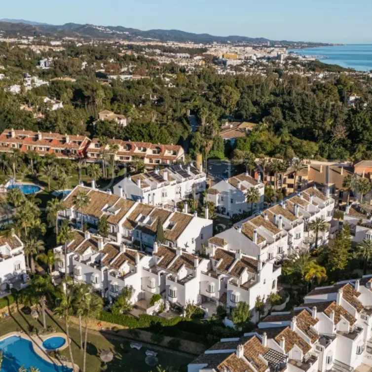 Sale of townhouse in The Golden Mile