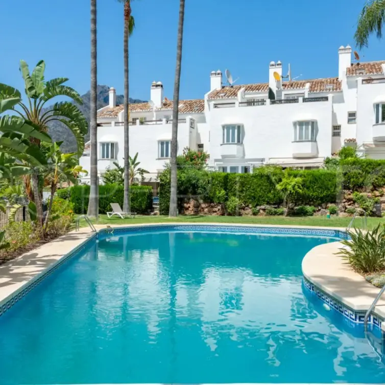 Sale of townhouse in The Golden Mile