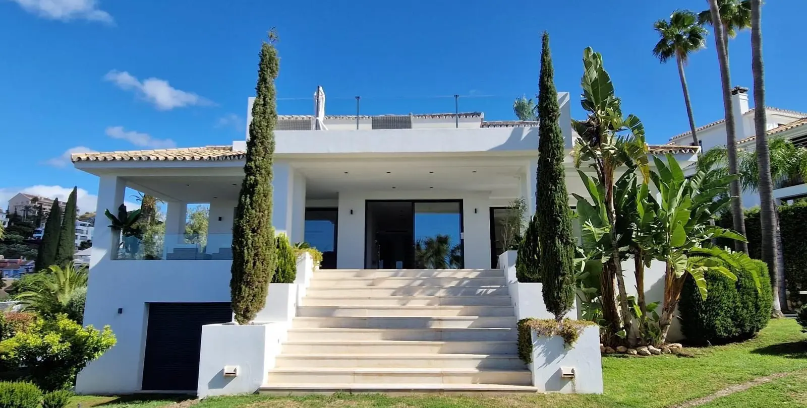Venta de villa independiente en Nueva Andalucía 2