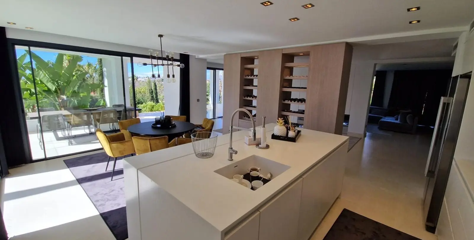 Venta de villa independiente en Nueva Andalucía 13