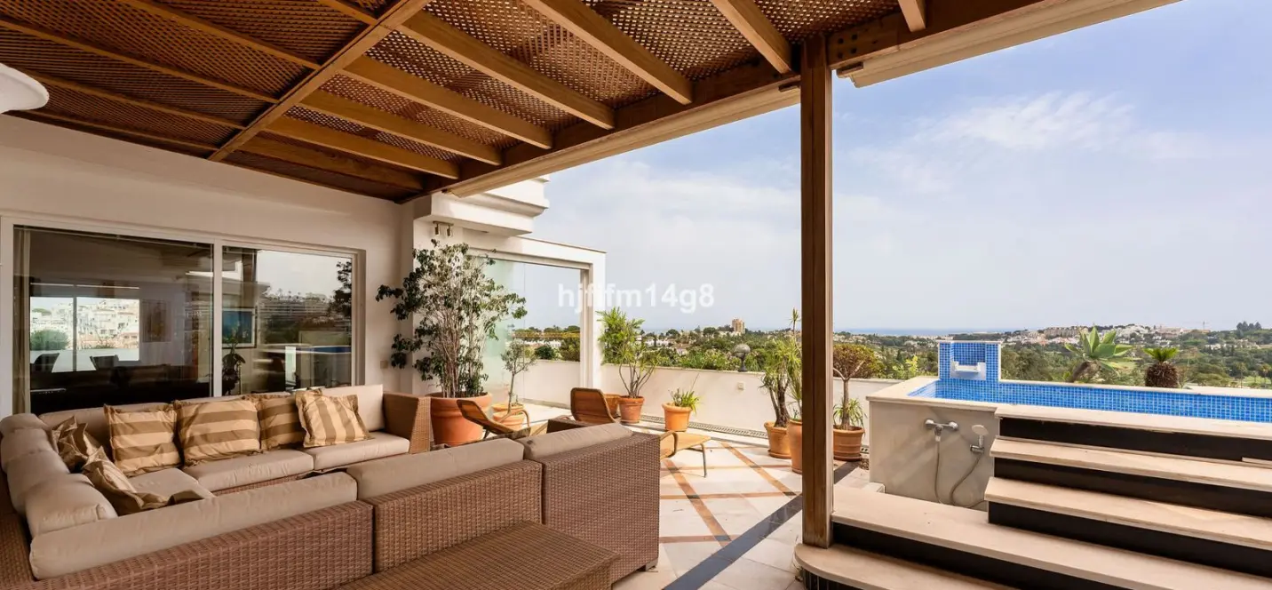 Venta de ático en Nueva Andalucía 2